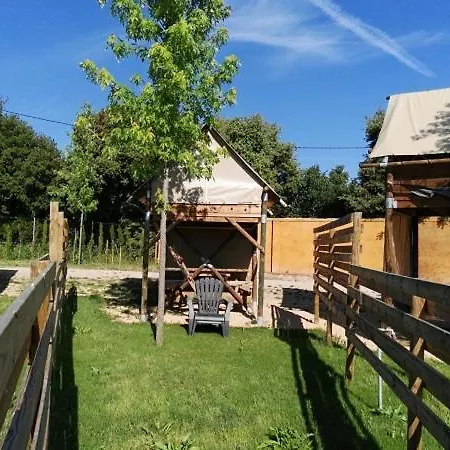 Camping Rural Montori Ultramort Exterior photo