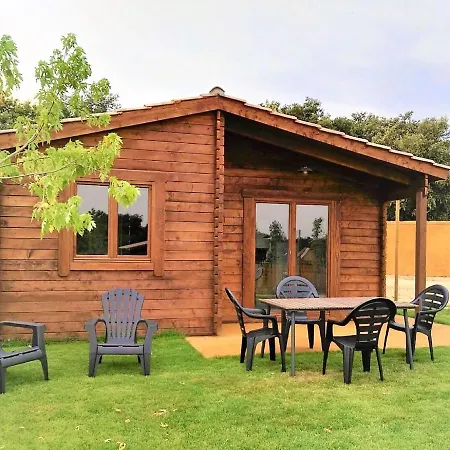 Camping Rural Montori Ultramort Exterior photo